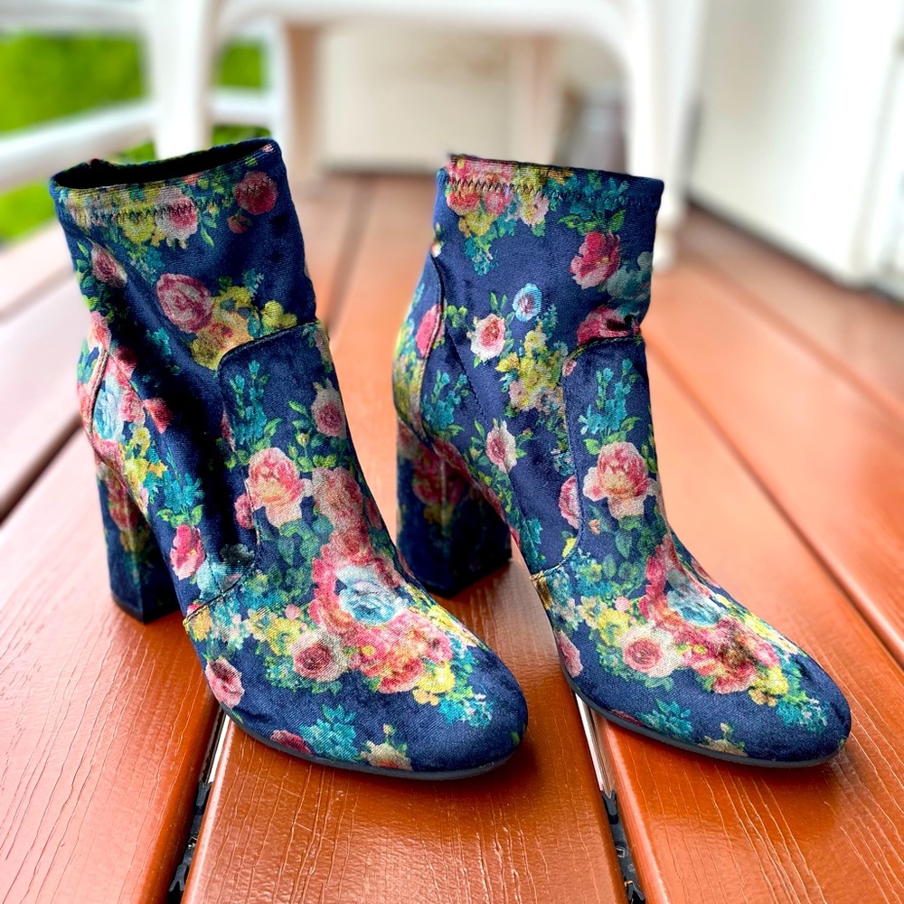 Navy floral booties - Picture 2 of 7